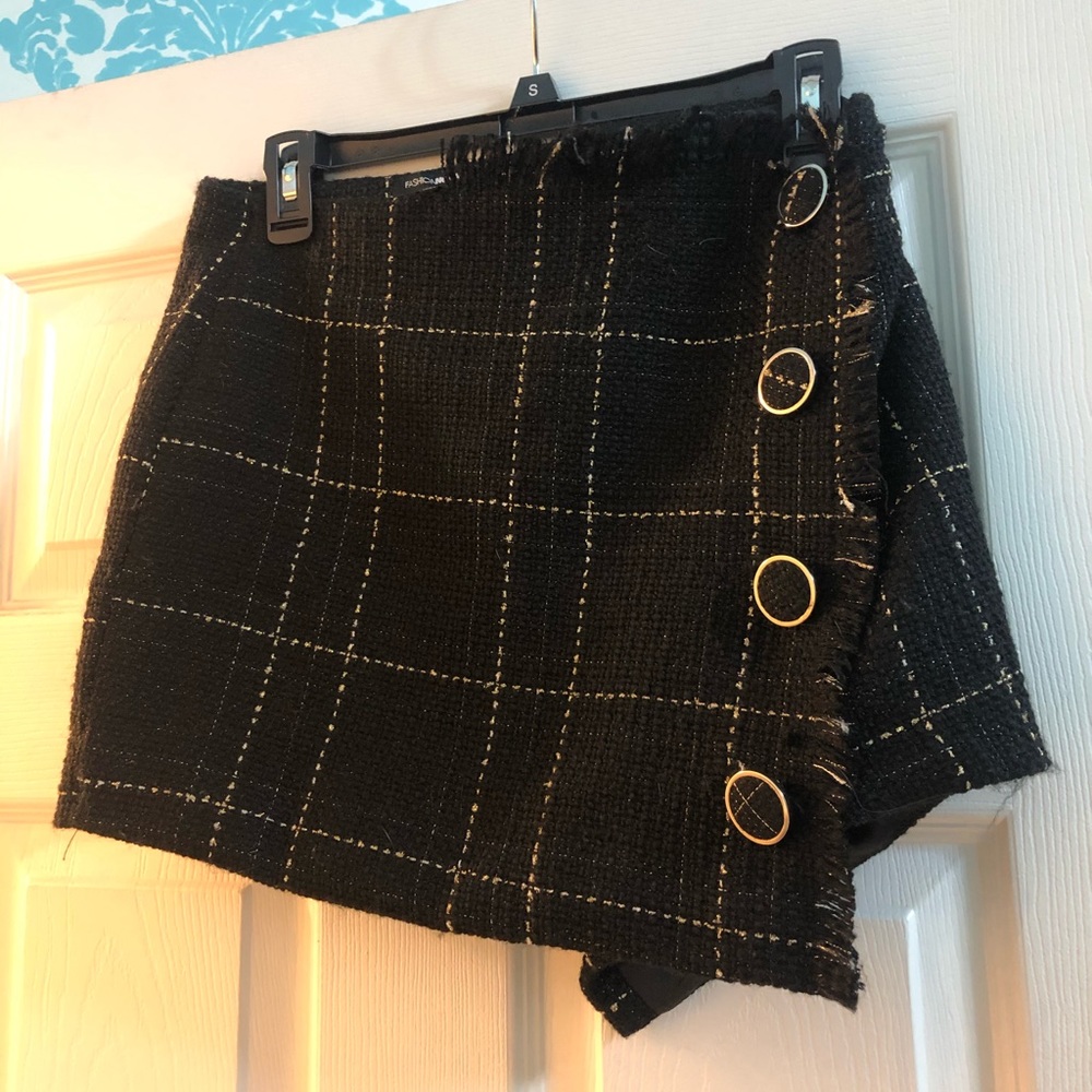 Black cozy knit skirt